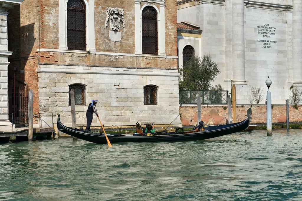 Residenza Ruga GiuffaCastello  エクステリア 写真